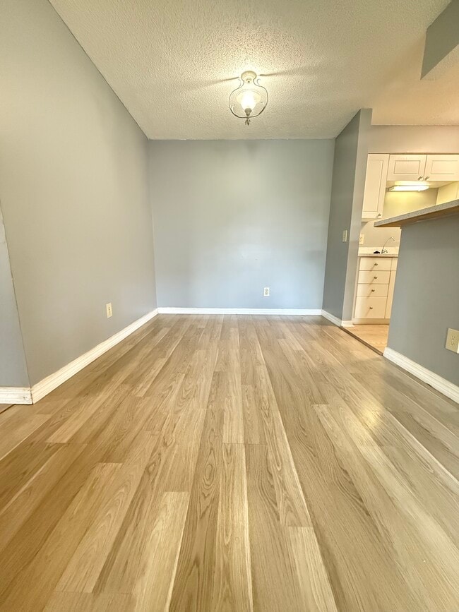 Building Photo - 10200 Belle Rive Blvd