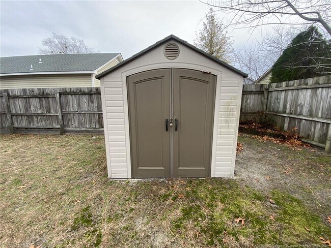 Building Photo - 819 Windingwood Pl