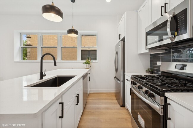 Foto del edificio - 2619 N Kimball Ave