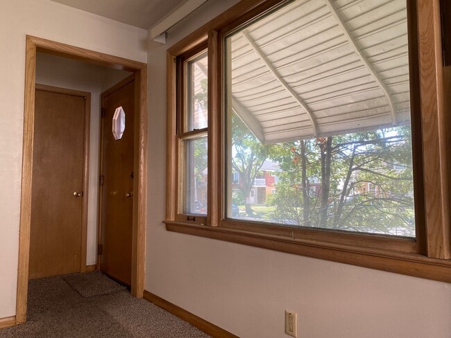Entrance into living room - 3612 N 85th St