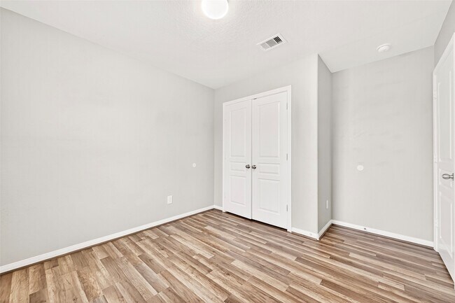 Foto del edificio - 831 Coffee Mill Creek Ln