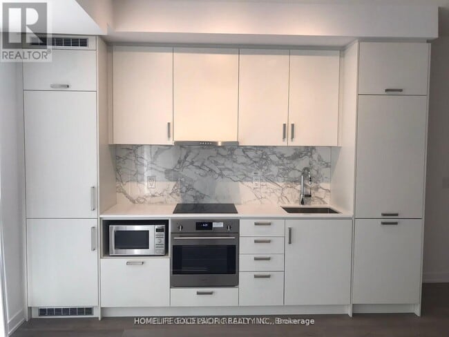 Building Photo - 60 Honeycrisp Cres