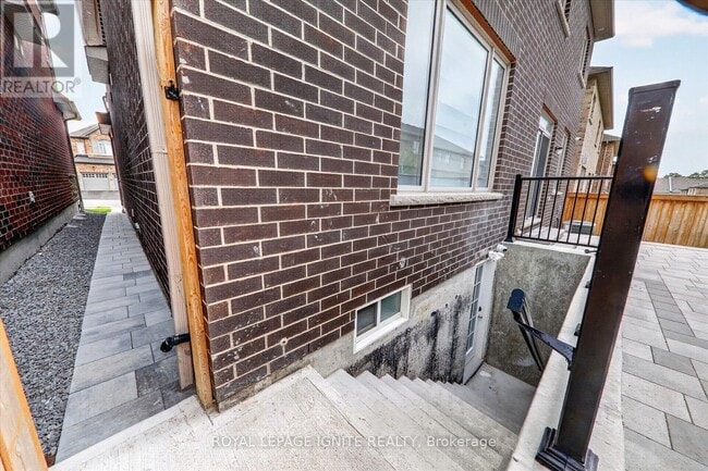 Building Photo - 2404 Florentine Pl