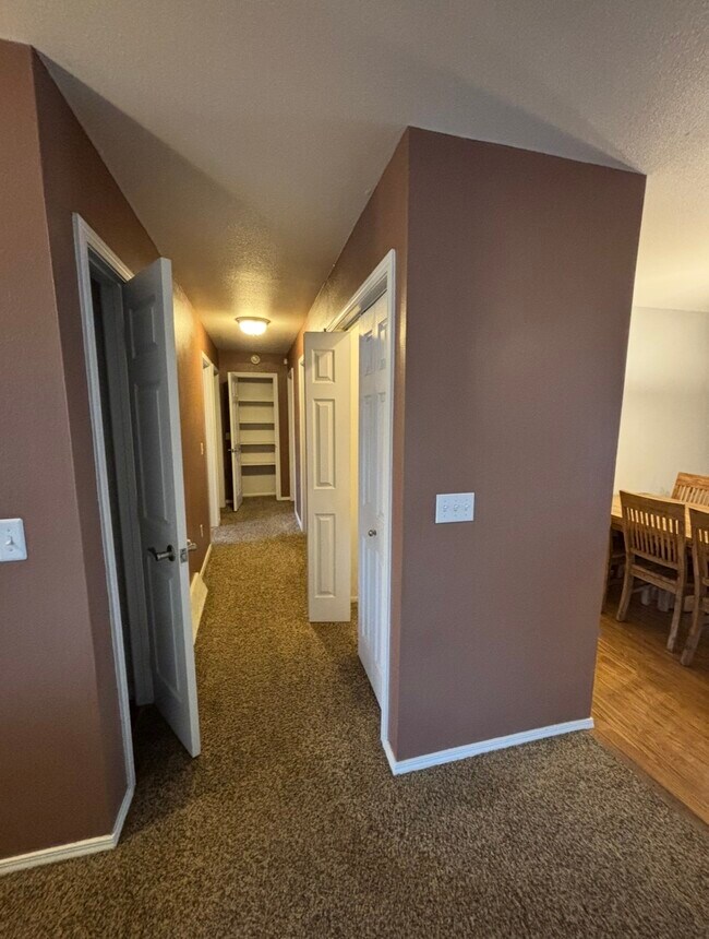 Foto del edificio - 3227 Lynn Ave