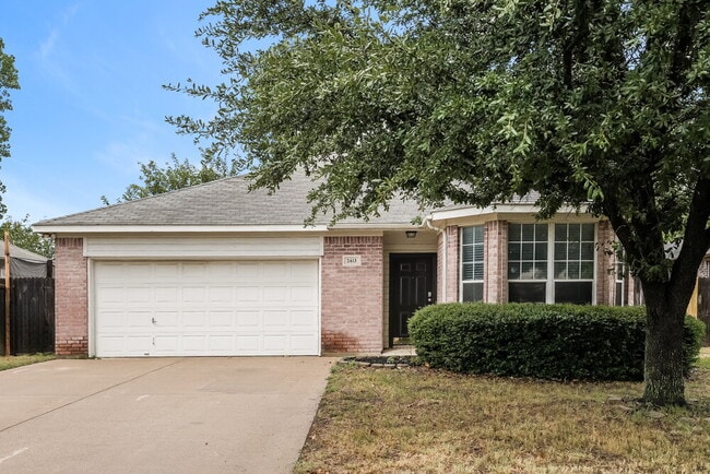 Building Photo - 2413 Wildwood Ln