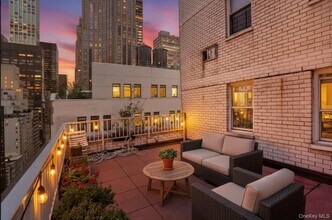 Building Photo - 153 E 57th St