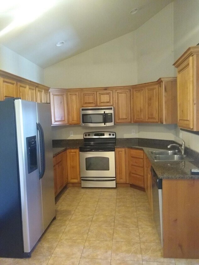 Primary Photo - 75 S Willow Cir Loop