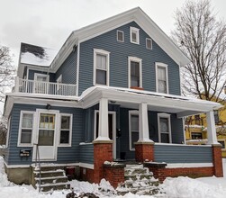 Building Photo - 642 Cherry St SE