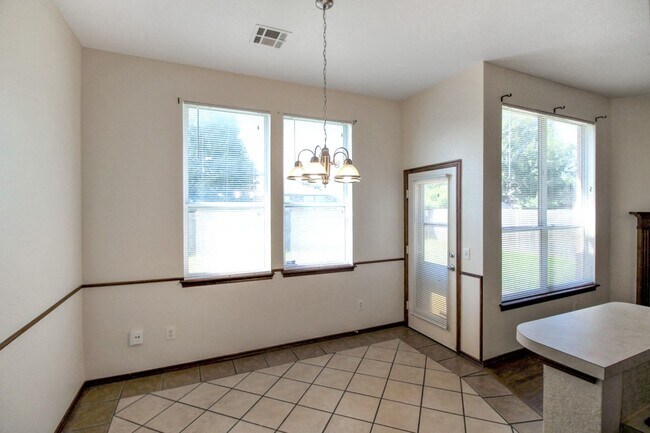 Foto del edificio - Beautiful Home in Edmond Community