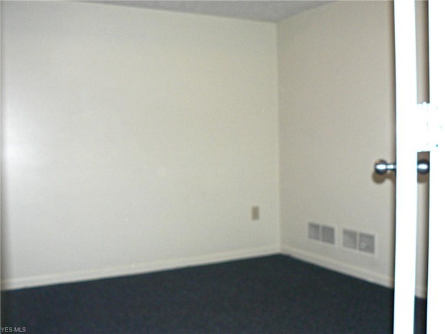Building Photo - 2200 Noble Rd