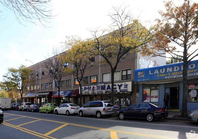 Fotografía del edificio - 906 E 180th St