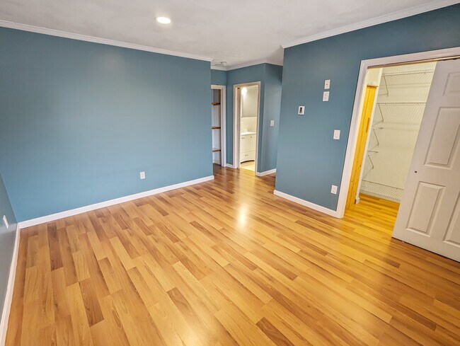 Building Photo - 215 Thomas Burgin Pky