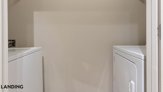 Building Photo - 8100 Palisades Cir