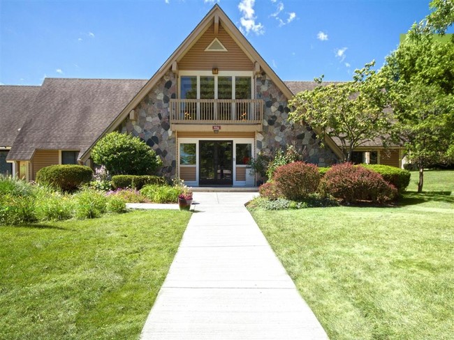 Clubhouse Exterior - The Orchards at Four Mile