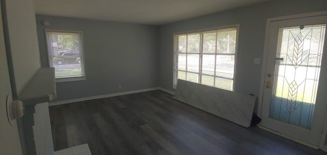 Building Photo - 5625 N 57th St