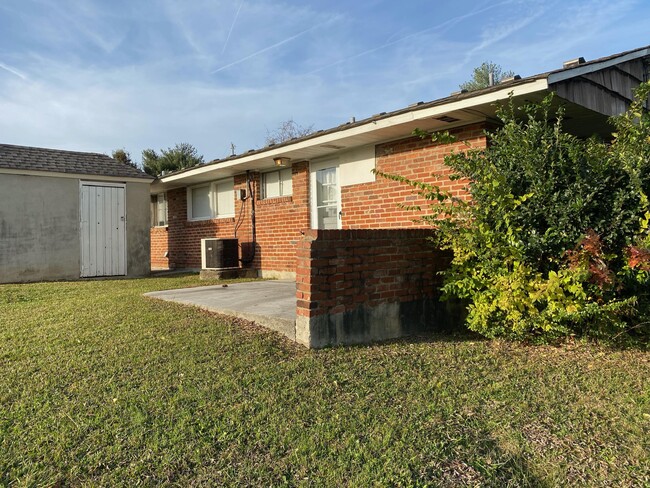 Building Photo - 4602 Fall Creek Rd
