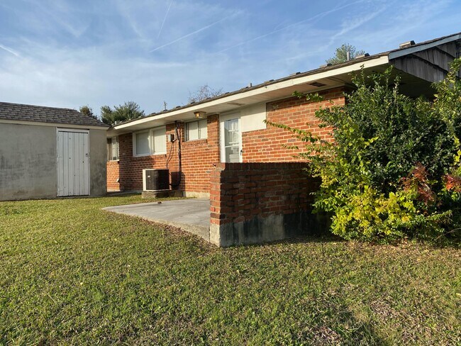 Foto del edificio - 4602 Fall Creek Rd