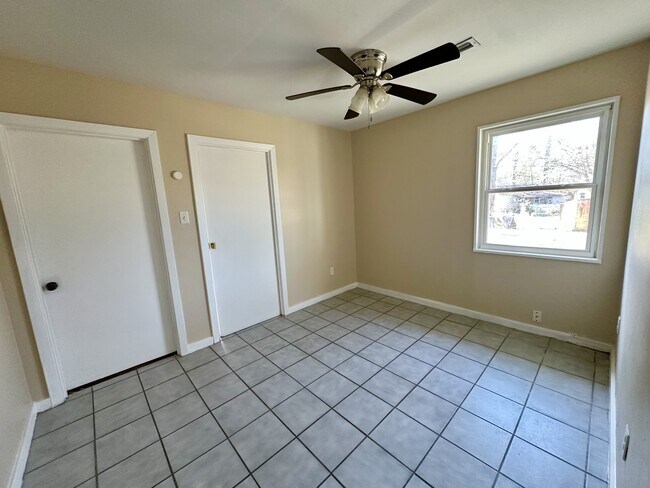 Foto del edificio - 408 Midway St