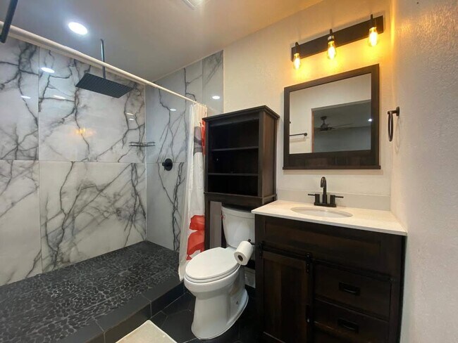 Foto del edificio - 5322 Creek Ct