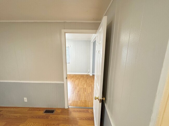 Foto del edificio - Statesville - HWY 90 - 3 Bedroom/ 1.5 Bath