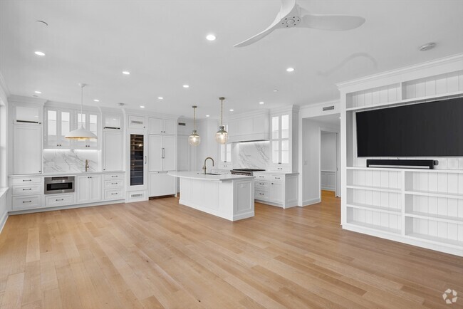 Building Photo - 37 Farragut Rd