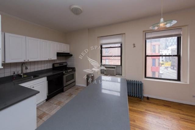 Foto del edificio - 2 bedroom in NEW YORK NY 10019