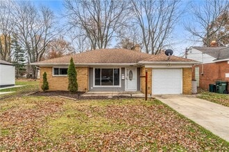 Building Photo - 6775 Middlebrook Blvd