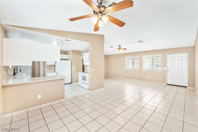 Building Photo - 4465 Halbert Ave