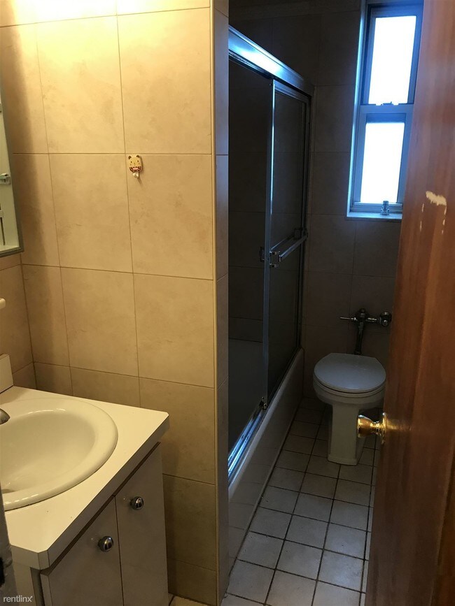 Building Photo - 1 br, 1 bath Apartment - 11241 72nd Rd 1