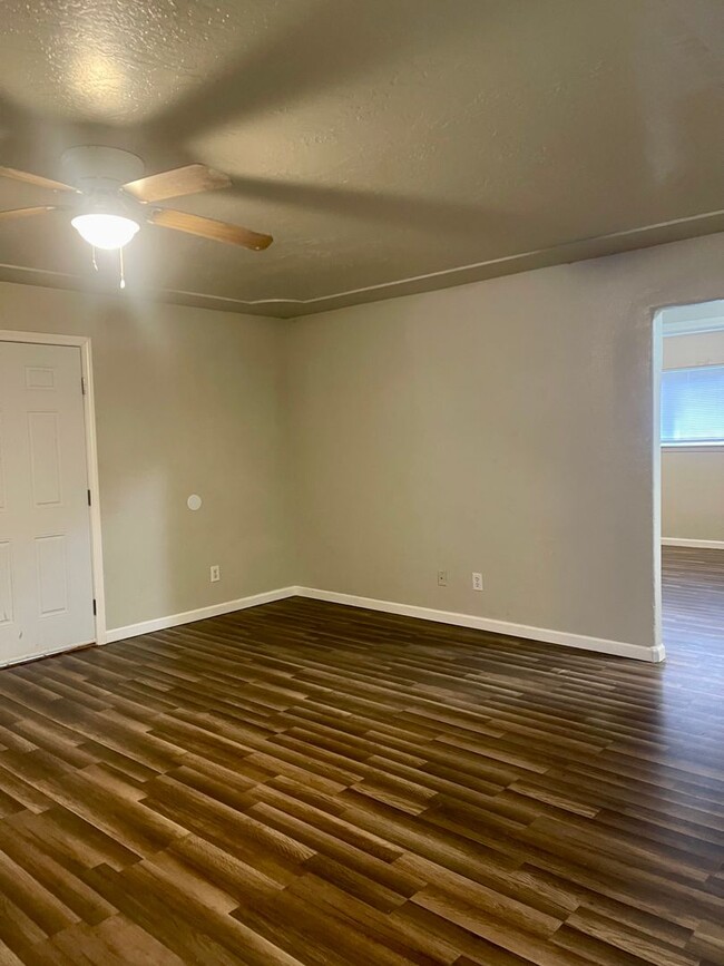 Building Photo - 3 BED 2 BATH HOUSE IN THE ENTERPRISE SCHOO...