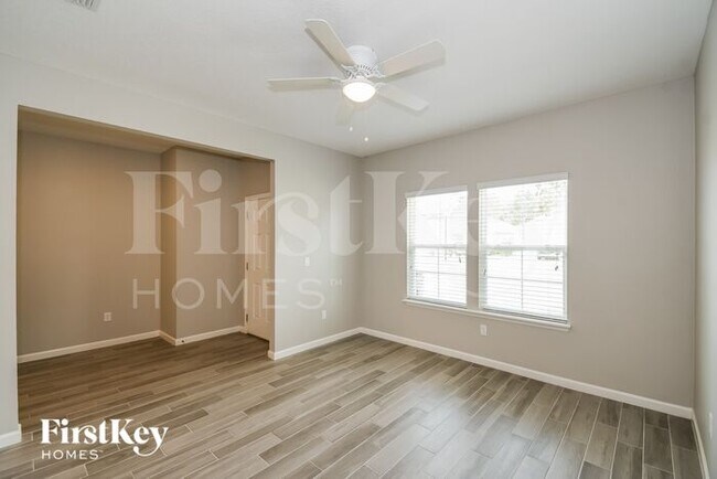 Foto del edificio - 6847 Longleaf Branch Dr