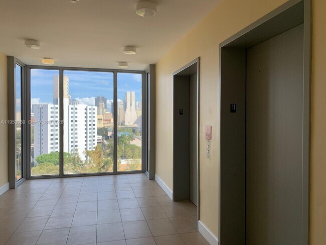 Foto del edificio - 36 NW 6th Ave