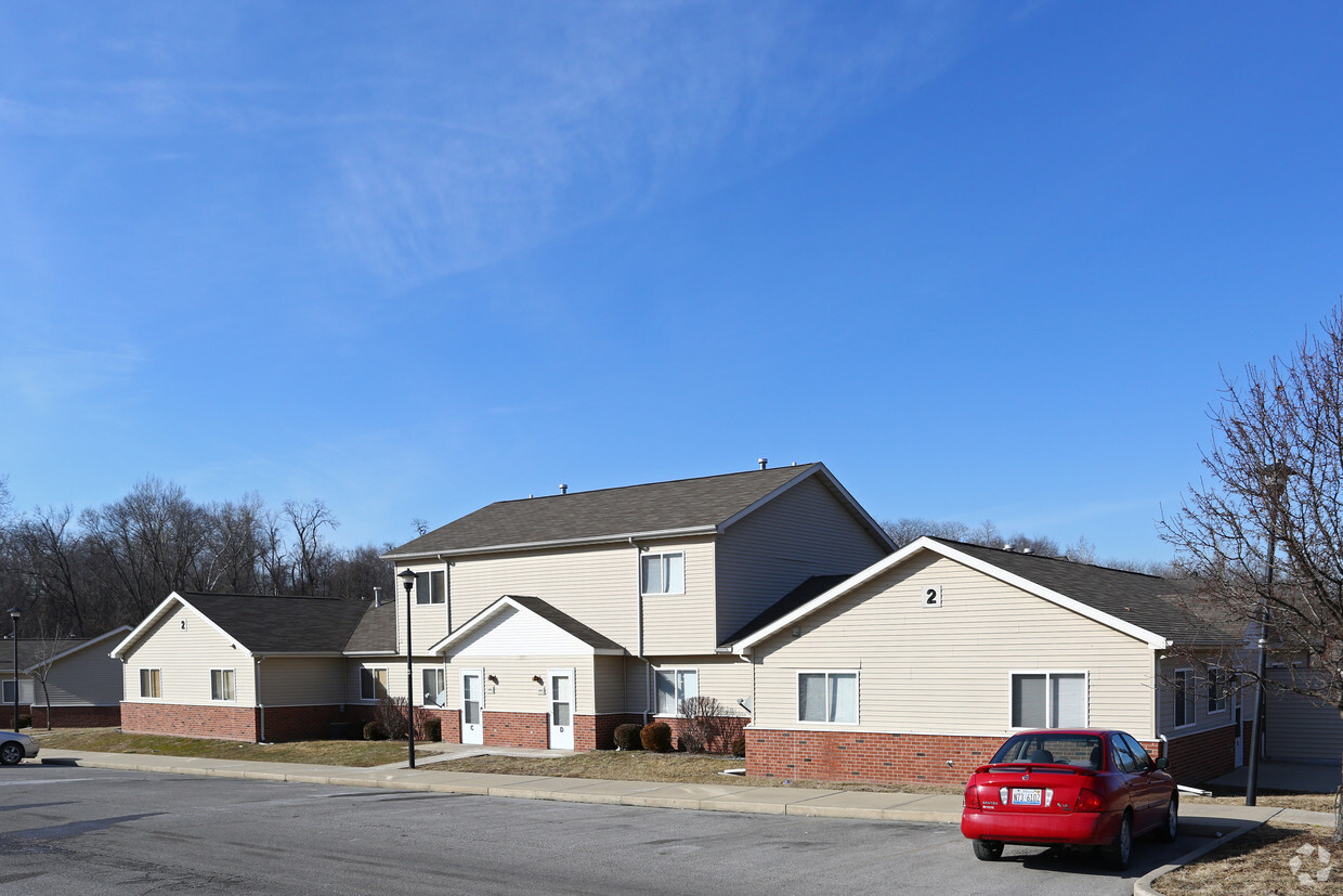 Primary Photo - Alton Square Apartments