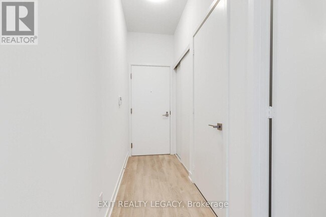 Photo du bâtiment - 50-350 Ordnance St
