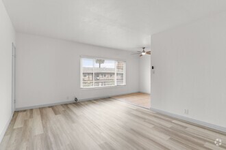 Building Photo - 731 Orange Ave