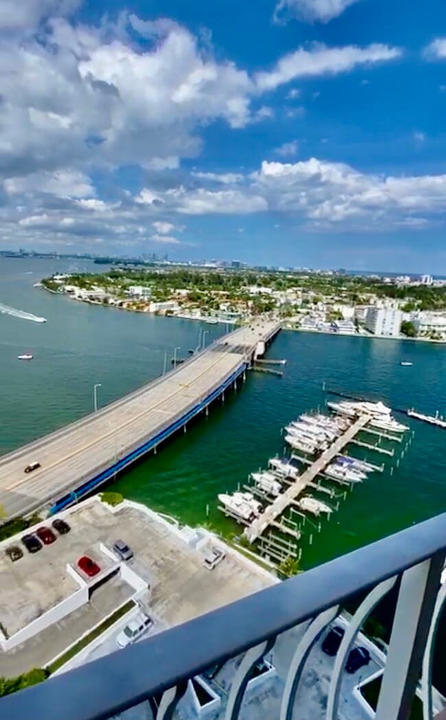 7601 E Treasure Dr Unit 1415, North Bay Village, FL 33141 Condo for