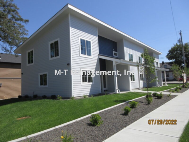 Primary Photo - Brand new 2 br/1.5 bath Northside townhous...