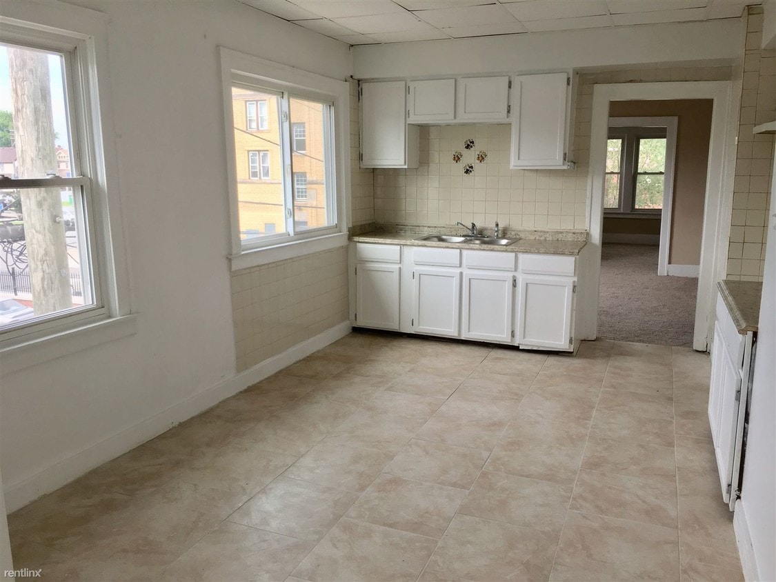Primary Photo - 2 br, 1 bath Duplex - 2049 Sharon St