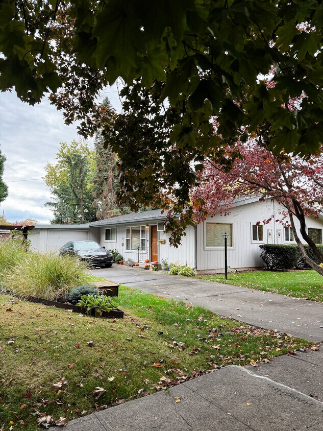 Dúplex en calle tranquila - 620 Whitman St