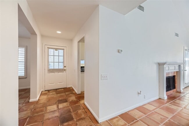 Building Photo - Freshly Painted Dual Primary Bedroom Townh...