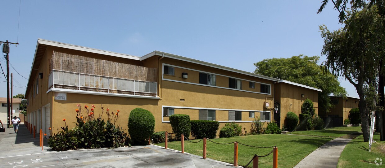 Building Photo - 315 E Pearson Ave