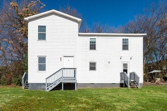 Building Photo - 9 Fisher Pl