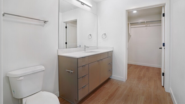 Building Photo - Greenside at Silo Park