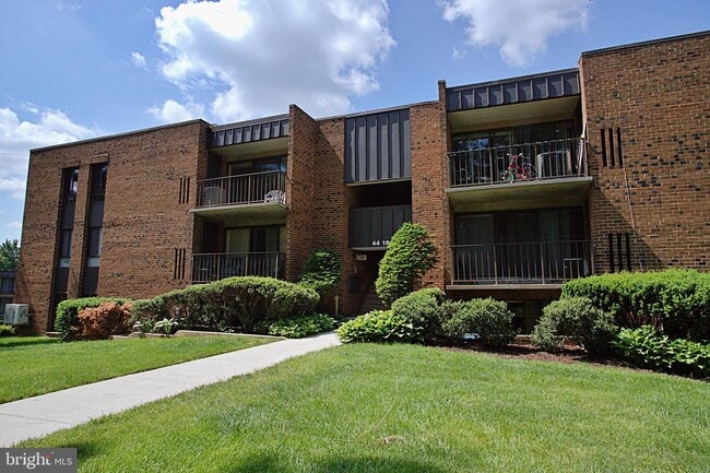 Building Photo - 4416 Island Pl