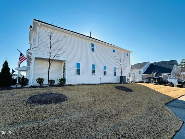 Foto del edificio - 779 Creekway Dr