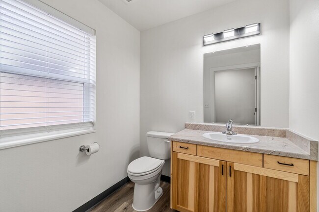 Foto del edificio - 721-711 11th St