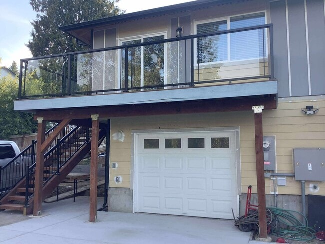 Building Photo - 2417 Snyder Ave