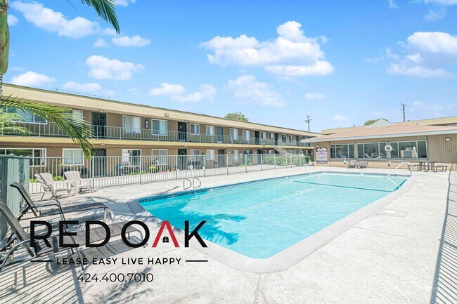 Building Photo - 4900 Clair Del Ave