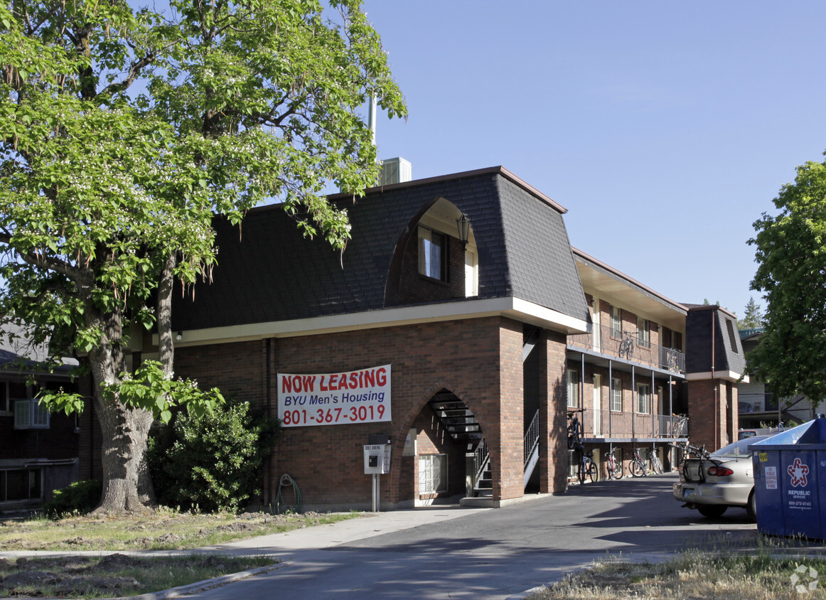 Primary Photo - South Campus Apartments