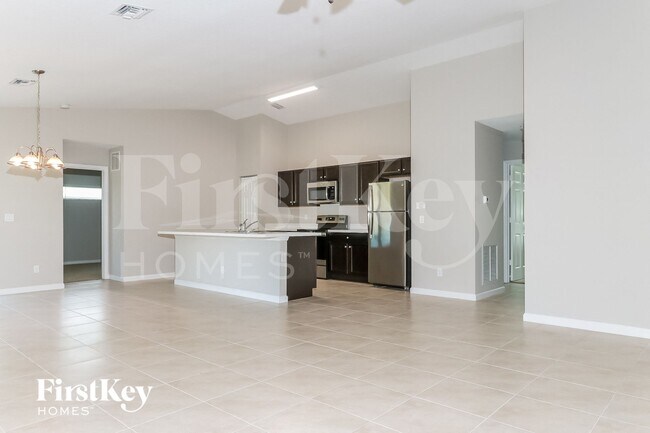 Foto del edificio - 1158 SW Eleuthera Ave